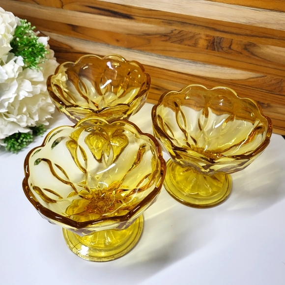 Anchor Hocking Accents 3 Vintage Amber Footed Pedistal Glass